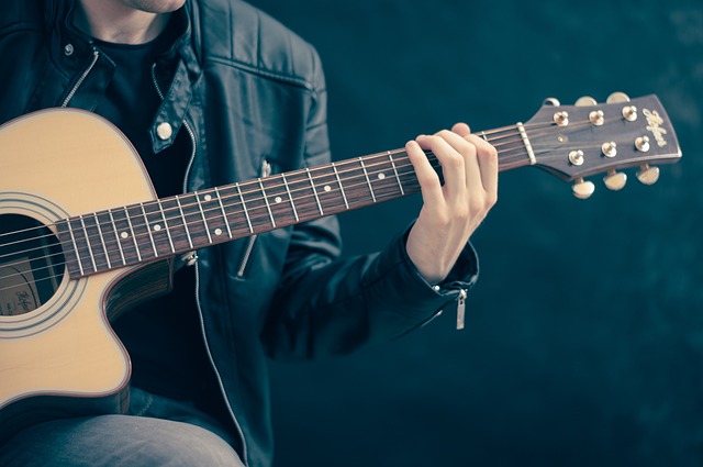picture of guitarist
